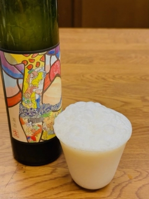 倉庫の脇の茂みから『スイーチョ♪スイーチョ♪』と虫の声が。 小さい