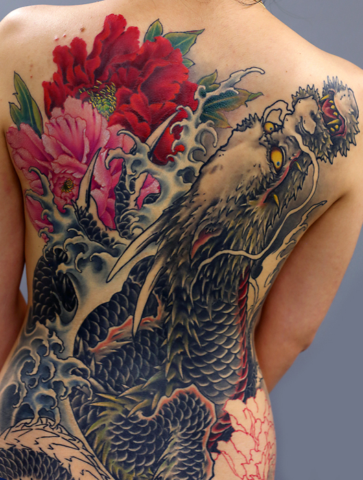 和彫り・和柄・龍・牡丹 ペイント 龍と牡丹 背中 制作中 | YK-TATTOO BLOG