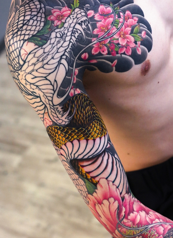 蛇と桜、牡丹 腕十分袖 製作中 | YK-TATTOO BLOG