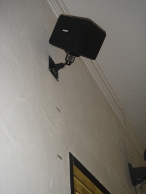 putting speaker3