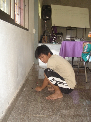 putting speaker4