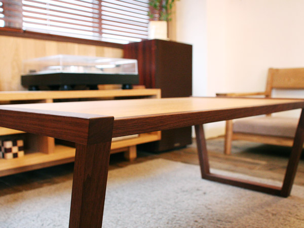 ウォールナットとタモ材のローテーブル | wood work olior. -blog-