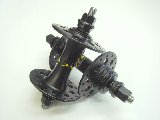 cycroc * LARGE FLANGE TRACK HUB SET * MAT BLACK入荷してます
