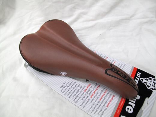 WTB * pure V race saddle BL special * BROWNが入荷してます！ | シオ 
