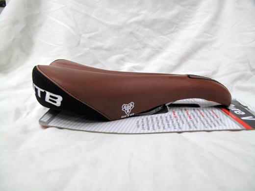 WTB ピュアVレース サドルBluelug別注 ブラウン WTB* pure-V race saddle BL special (brown) - BLUE LUG ONLINE