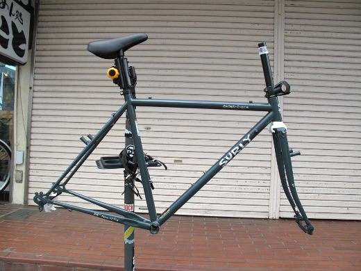 SURLY CROSS-CHECK ブラックフレーム 700C（クロスチェックの新
