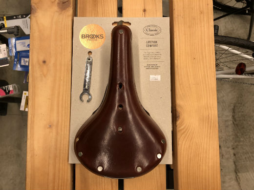 定番のレザーサドル入荷しております。 | シオカゼストアブログ