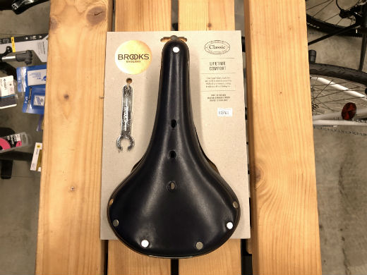 定番のレザーサドル入荷しております。 | シオカゼストアブログ