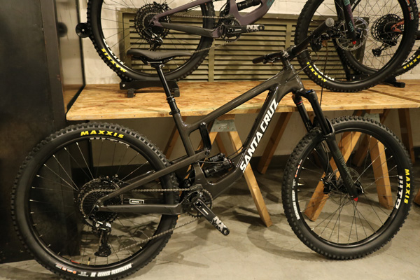 ほぼ新品 サンタクルーズ 5010 マウンテンバイク 自転車 ほぼ新品