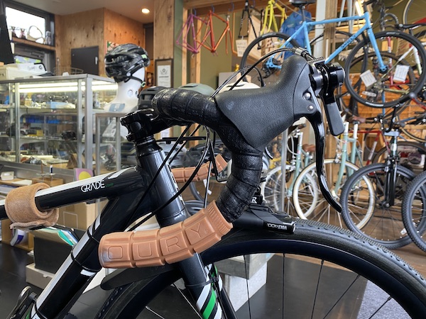 ピストバイク完成車 650C VIVALO しがない BLACK
