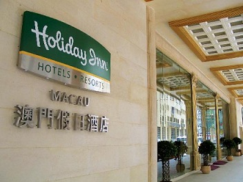 outdoor-walkway.jpg
