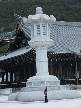 世界一の灯篭