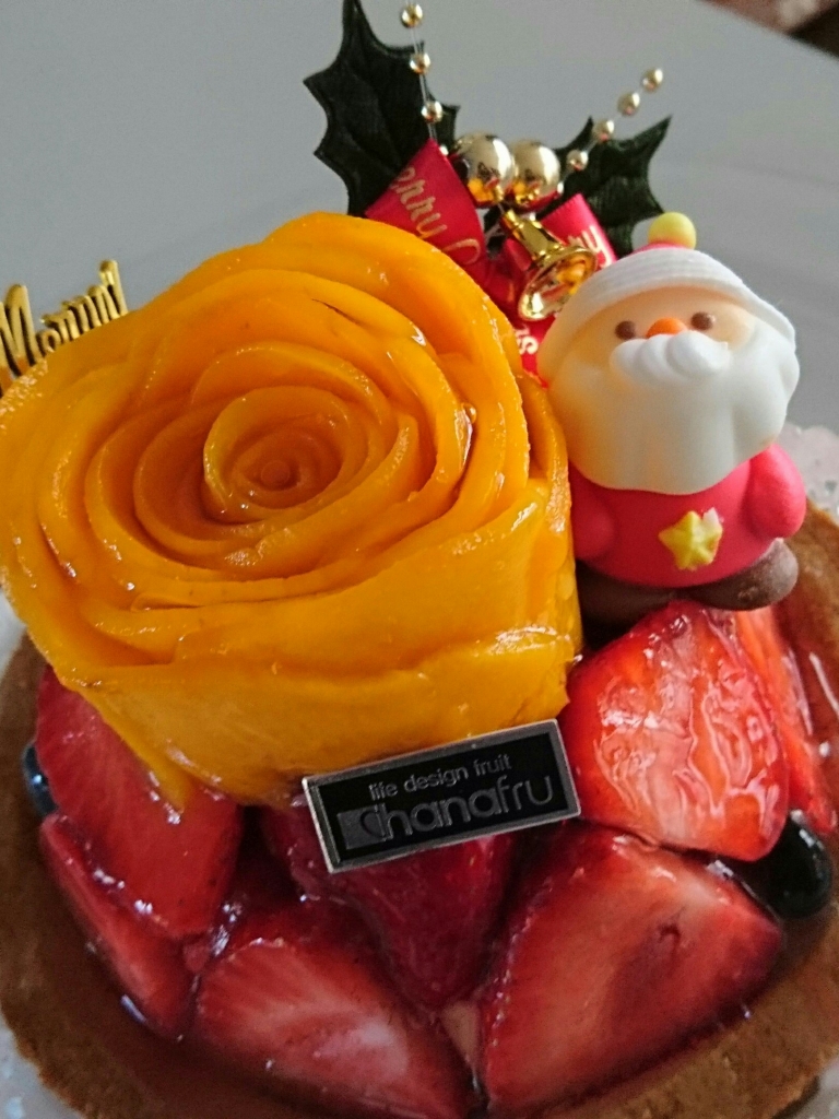 18 X Mas ケーキ は Hanafru ハナフル あまおうとマンゴーの薔薇タルト に Pontaな毎日