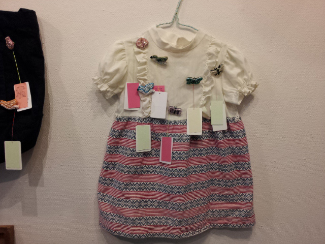 洋服につける