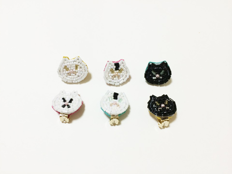 猫顔面ピアス