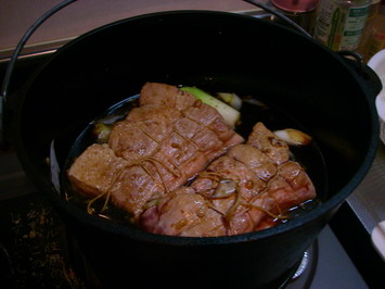 タレと煮込んで・・・