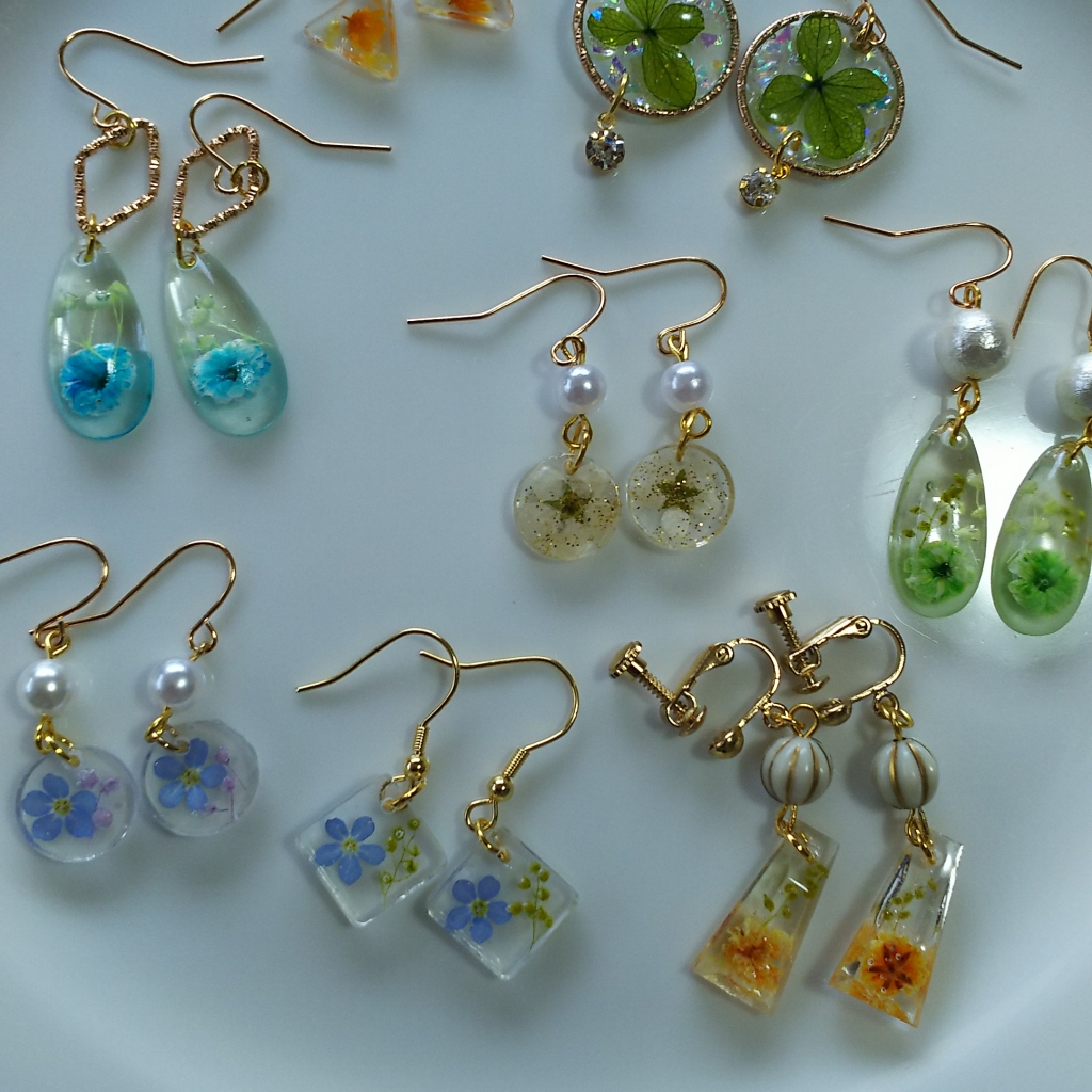 新しくレジンアクセサリーも作ってます。