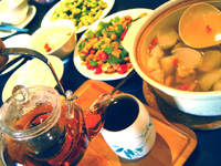 お昼ご飯にはプーアール茶