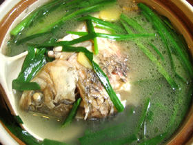 鮒とニラのスープ