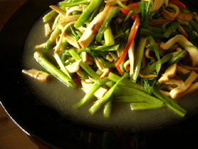 水芹菜炒豆腐干