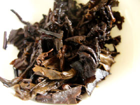 後期紅印圓茶50年代の葉底