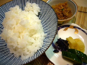 ご飯、ちりめん山椒、漬物