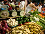 市場の野菜売り