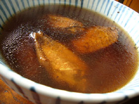 鶏翅普耳方茶湯(プーアル方茶の手羽先スープ)