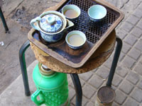 道路で烏龍茶