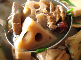 墨魚蓮藕十全大補湯・薬膳スープ