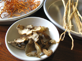 北虫草鶏湯