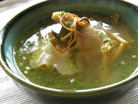 北虫草鶏湯