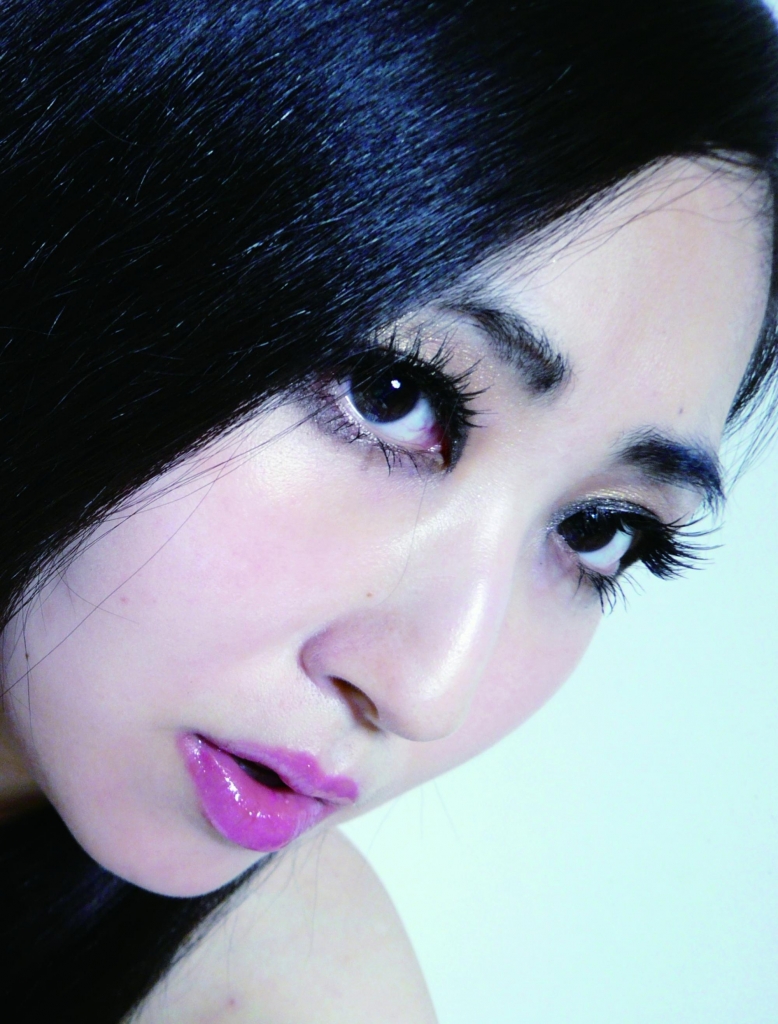 グラビア撮影　顔アップ すべての整形グラビアアイドルAV女優の原型となった完全天然美人の僕の顔写真 | My First JUGEM