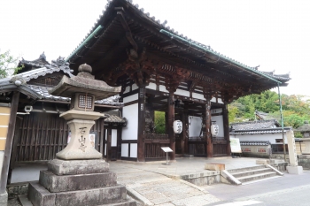03石山寺大門(この修理も淀の寄進により行われた).JPG
