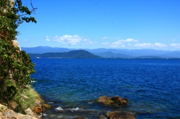 03竹生島から小谷城がよく見える.JPG