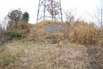 05主郭に登る サイズ縮小済.jpg