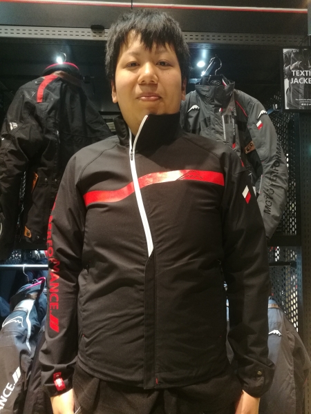 ストレッチウィンドブレーカー入荷しました!:KUSHITANI清水店 ストレッチウィンドブレーカー入荷しました!:KUSHITANI清水店