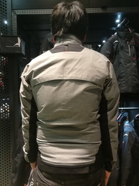 ストレッチウィンドブレーカー入荷しました！：KUSHITANI清水店