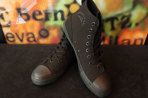 ハイカットスニーカー入荷致しました！：KUSHITANI 清水店 | KUSHITANI