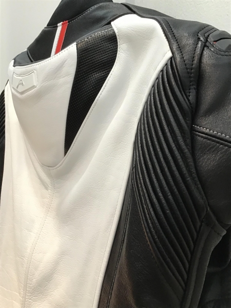 入荷のご案内】・K-0682 「ﾌｭｰｼﾞｮﾝﾌﾟﾛｼﾞｬｹｯﾄ2」：KUSHITANI 清水