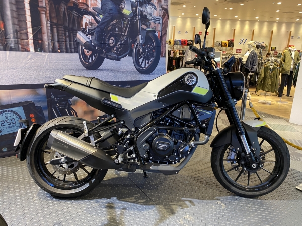 展示車両 | KUSHITANI PERFORMANCE STORE