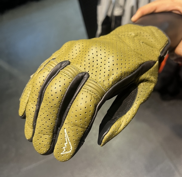 2024年モデル】レイヴンメッシュグローブ4入荷のお知らせ 2024年モデル】レイヴンメッシュグローブ4入荷のお知らせ