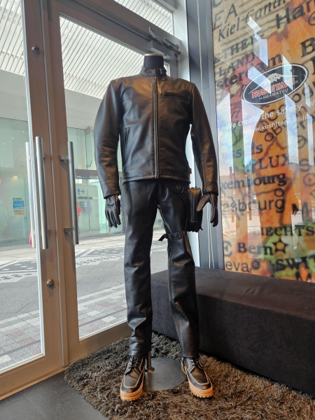商品紹介】K-1075Z ストレートパンツをオススメしたい 商品紹介】K-1075Z ストレートパンツをオススメしたい