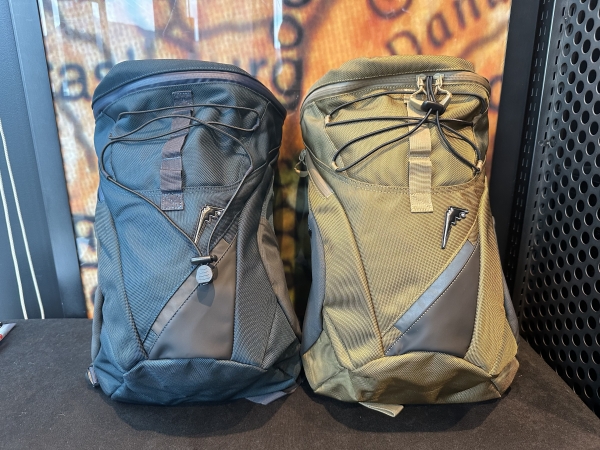限定カラー】ヒップバッグ&バッグパック入荷!:KUSHITANI 清水 限定カラー】ヒップバッグ&バッグパック入荷!:KUSHITANI 清水
