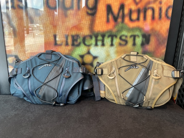 限定カラー】ヒップバッグ&バッグパック入荷!:KUSHITANI 清水 限定カラー】ヒップバッグ&バッグパック入荷!:KUSHITANI 清水