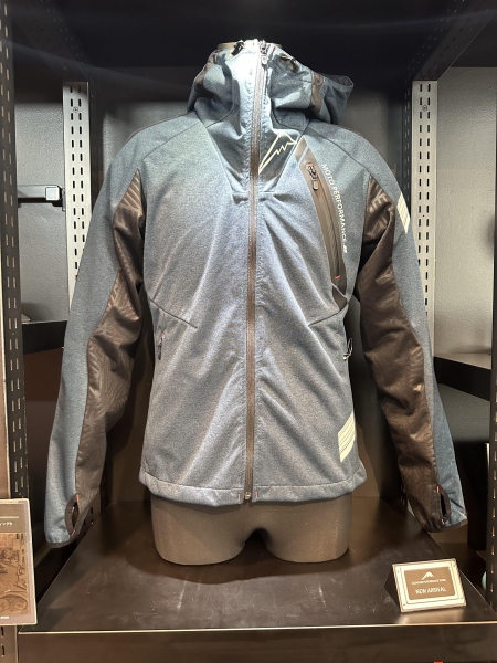 MIDジャケット&MIDパーカー入荷！：KUSHITANI 清水店