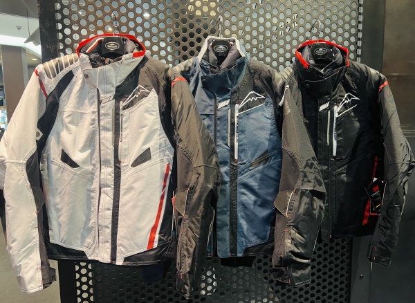 新作入荷】アキュートジャケット入荷のお知らせ:KUSHITANI 清水 新作入荷】アキュートジャケット入荷のお知らせ:KUSHITANI 清水