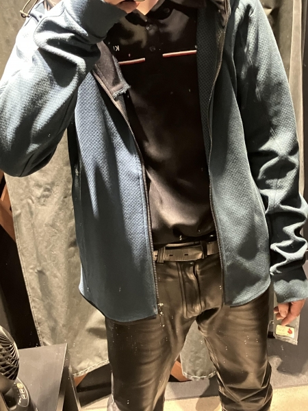 新しいレブロフーディーはオーバーサイズでダボっと決めろ