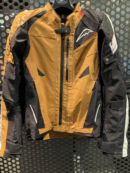 新しいコンテンドジャケット、入りました：KUSHITANI清水店