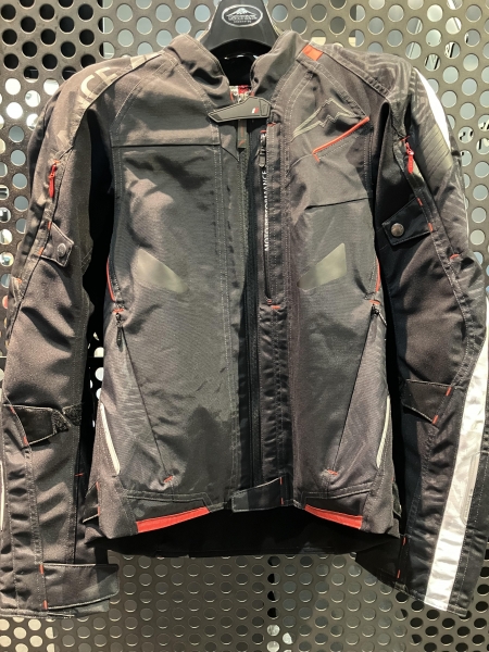 新しいコンテンドジャケット、入りました：KUSHITANI清水店